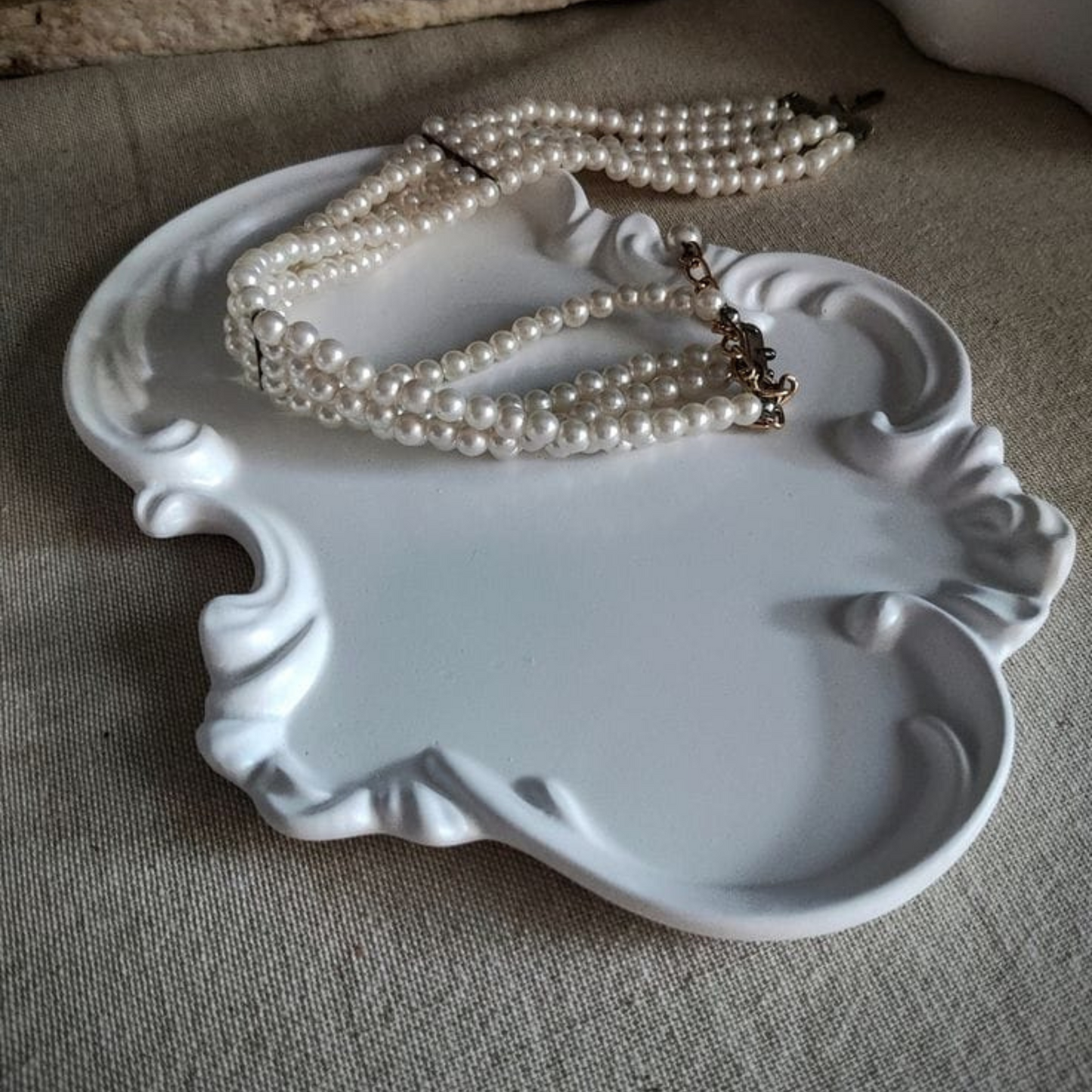 Elegant Baroque-Style Ceramic Jewelry Tray