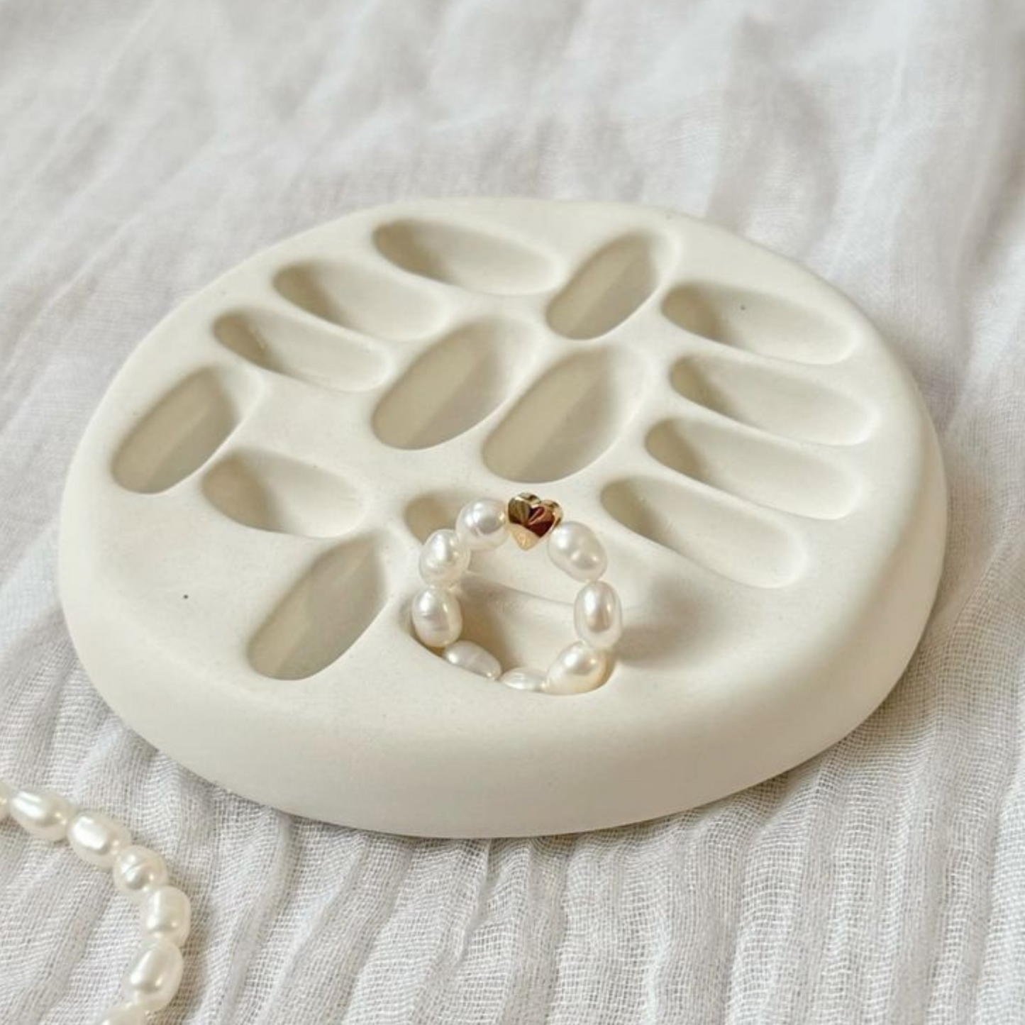 Oval Slot Ring & Earring Organizer