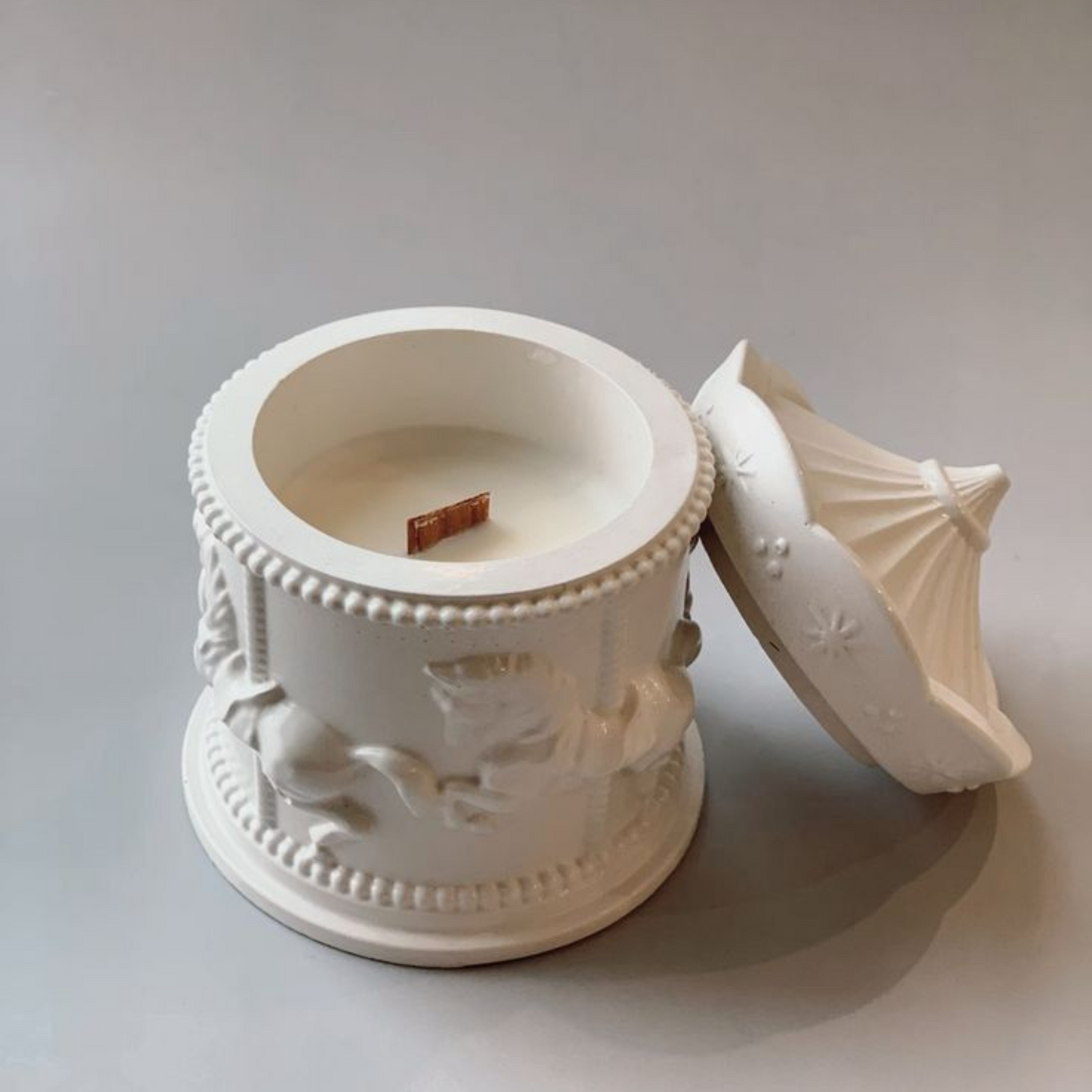 Carousel Ceramic Scented Candle with Lid
